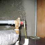 温水器からの水漏れ