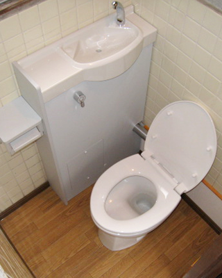 トイレサイズ900mm×950mmのトイレ（施工後）